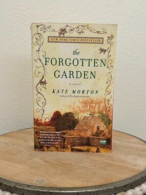 The Forgotten Garden, Kate Morton, historical mystery gothic fiction, paperback